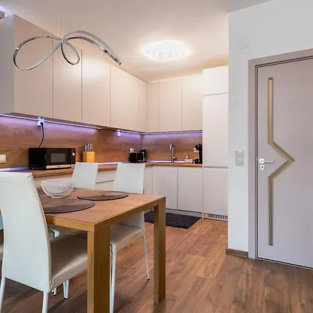 شقة New Stylish 1-bedroom Flat In Business District *