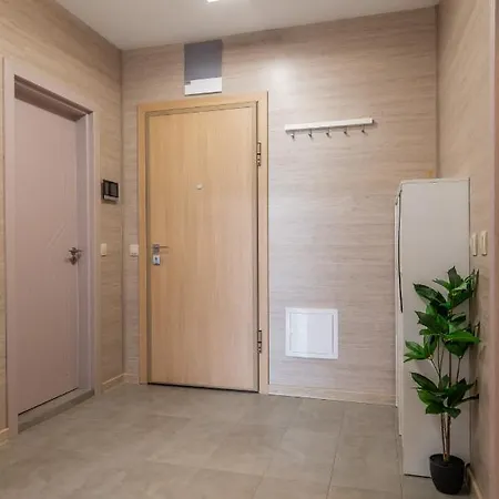 New Stylish 1-bedroom Flat In Business District Lejlighed *