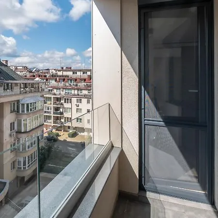 New Stylish 1-bedroom Flat In Business District Sofía