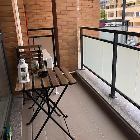 New Stylish 1-bedroom Flat In Business District *